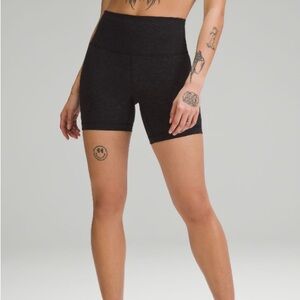 Lululemon Wunder Train 6 in Shorts Black